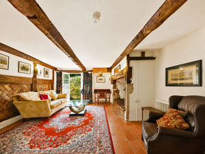 Sitting Room- click for photo gallery